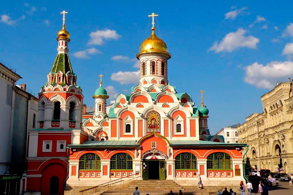 Cathédrale Notre-Dame-de-Kazan  sur la place rouge