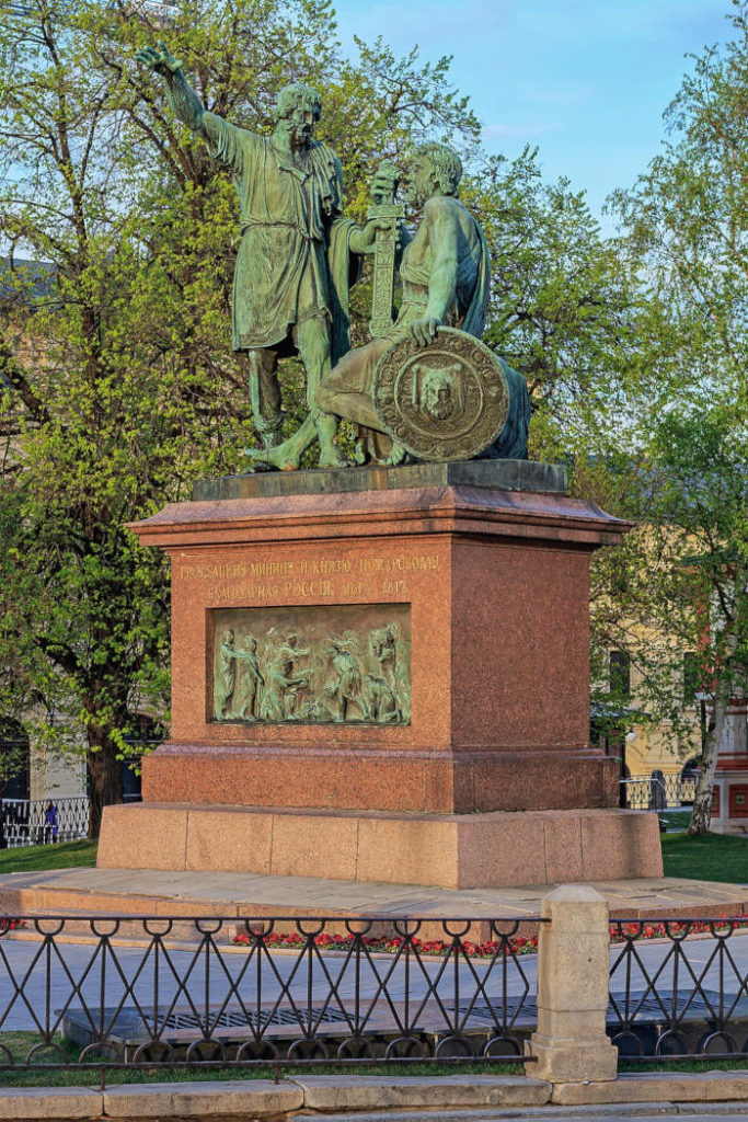 Le monument dédié à Minine et Pojarsky