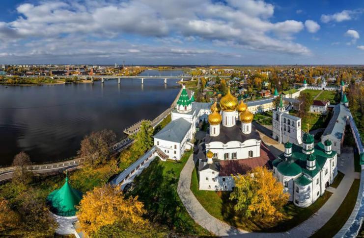 Kostroma la belle sur la Volga